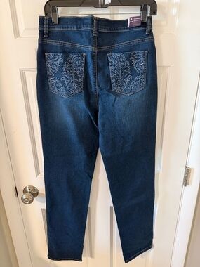 NWT Gloria Vanderbilt Amanda Jeans Embroidered Rhinestone Back Pockets Size 10